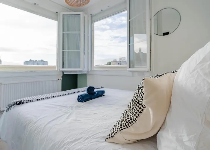 Superbe Chic, Hyper Centre, Vue Chateau, Parking Inclus Appartamento *